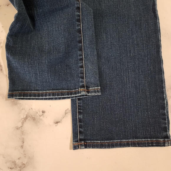 EUC Talbots Flawless High Rise Barely Boot Jeans in Dark Blue Distressed Denim - Picture 9 of 11